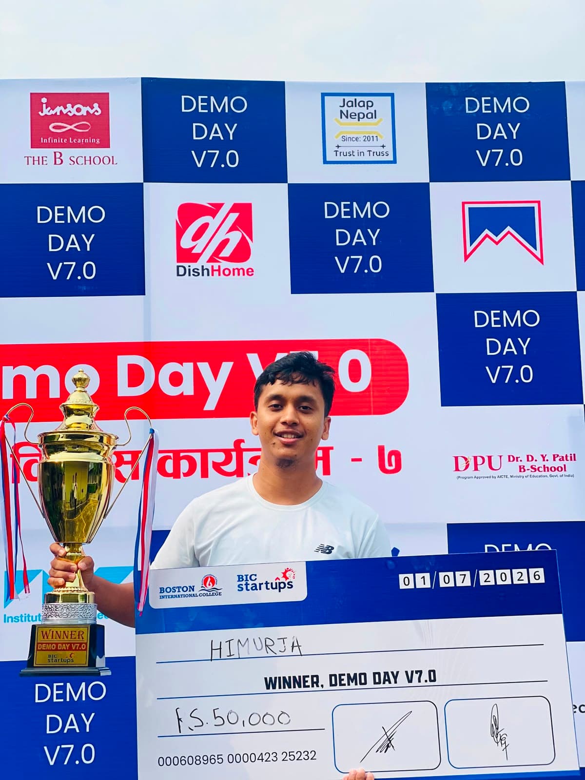 Himurja Skincare winner cheque and trophy at Demo Day 7.0